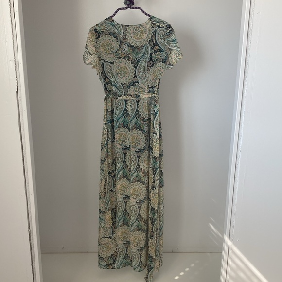 Floor length fall chiffon dress. It can tie to the front or back with a slit. - Picture 3 of 5